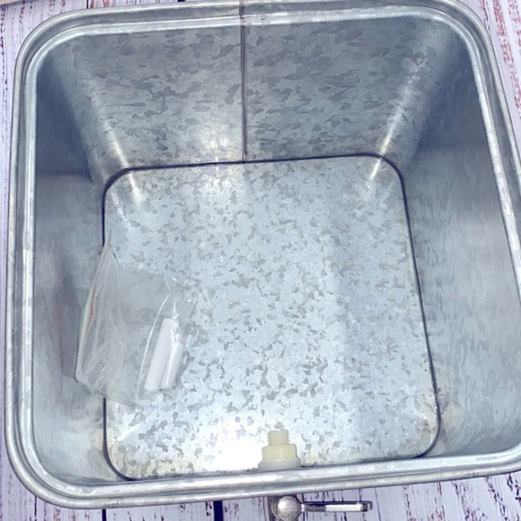 Better Homes & Gardens beverage dispenser - Picture 4 of 6